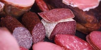 O que a ciência descobriu sobre presunto e salame vai te fazer repensar o café da manhã