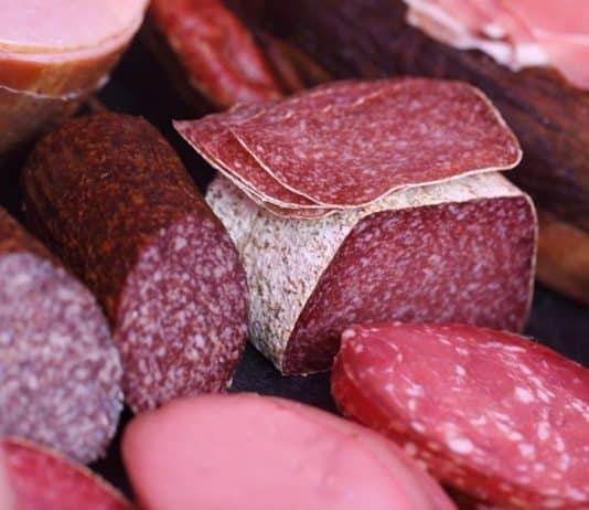 O que a ciência descobriu sobre presunto e salame vai te fazer repensar o café da manhã