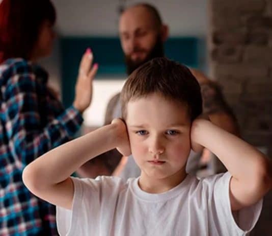 Estes comportamentos mostram que seus pais foram emocionalmente abusivos — e você talvez nunca notou