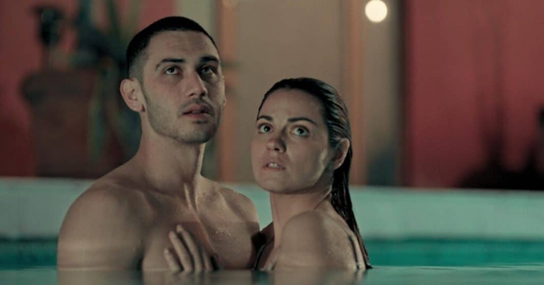 Netflix lançou uma série provocante que começa com desejo e termina em paranoia