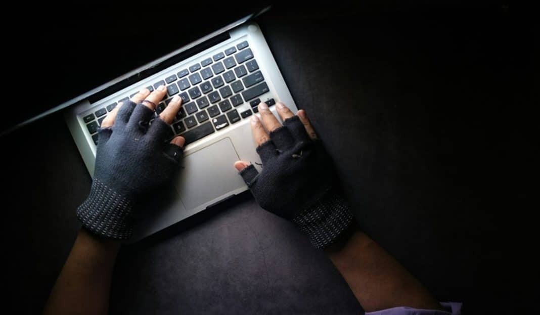 Abriu uma foto temporária no WhatsApp? Esse golpe pode estar mirando você