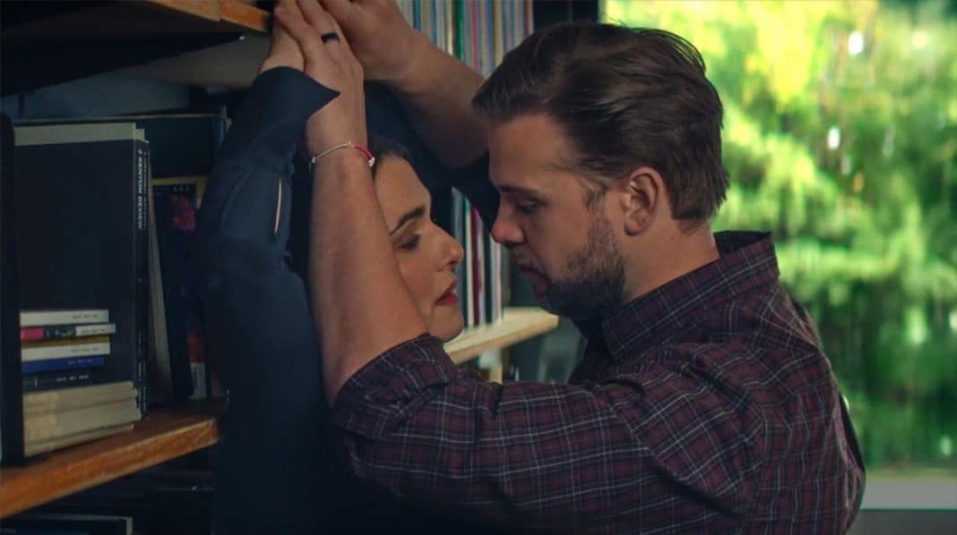 Nova série quente sobre mulher que fica obcecada por colega de trabalho chega à Netflix Professora começa relação inesperada com colega de trabalho e descobre até onde a obsessão pode ir em nova série da Netflix