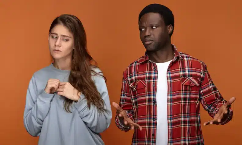 pensarcontemporaneo.com - Quem tem poucos amigos costuma ter estes 5 tra&ccedil;os psicol&oacute;gicos &mdash; o 4&ordm; surpreende especialistas at&eacute; hoje