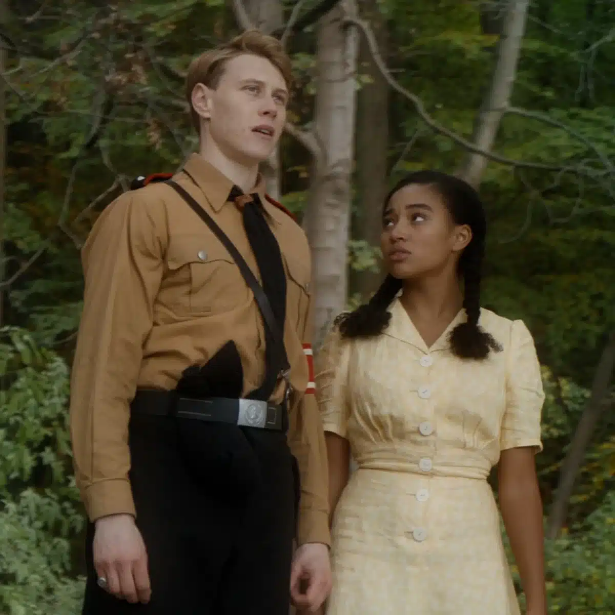 Neste filmaço de romance e drama, filho de um general de Hitler se apaixona por uma mulher negra em pleno Terceiro Reich pensarcontemporaneo.com - Neste filmaço de romance e drama, filho de um general de Hitler se apaixona por uma mulher negra em pleno Terceiro Reich