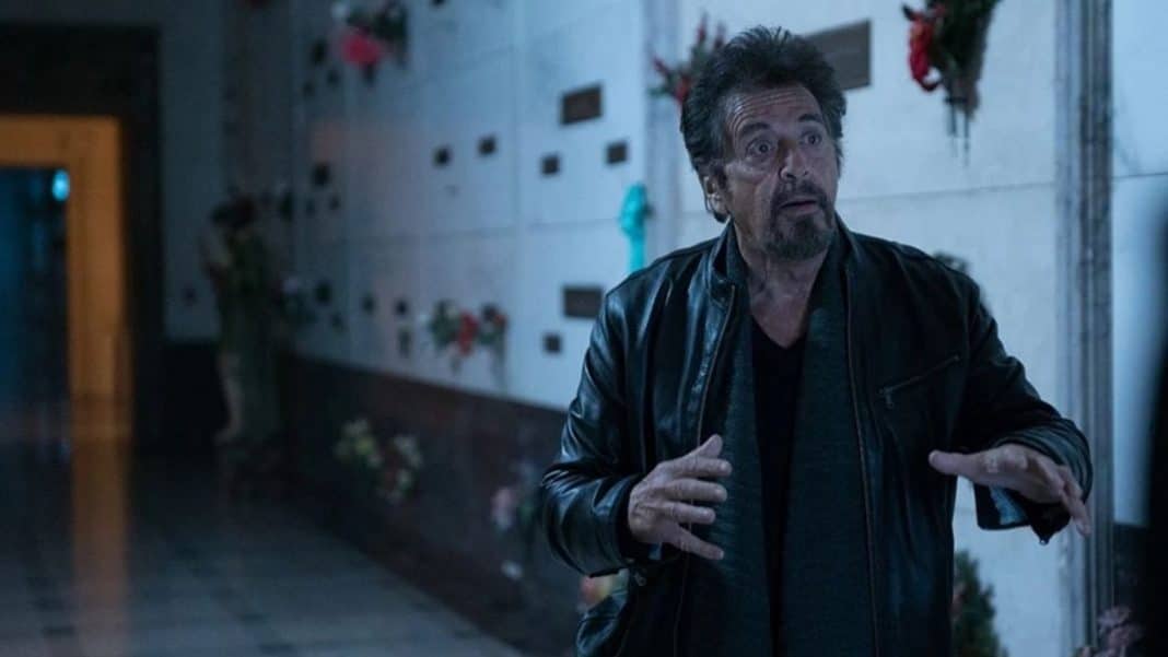 Filmaço com Al Pacino te coloca no lugar do detetive e acaba de chegar ao Top 5 da Netflix Brasil