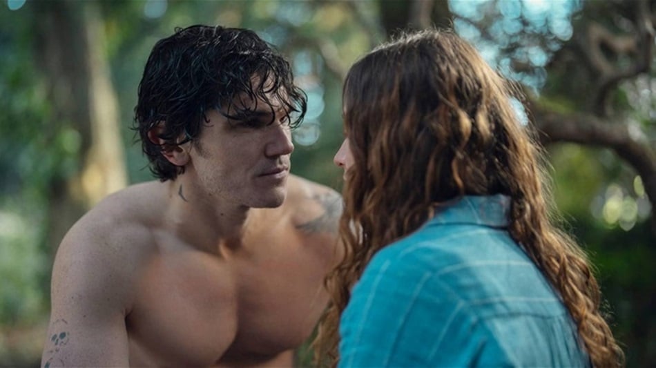 pensarcontemporaneo.com - Casada com fan&aacute;tico religioso, ela arrisca tudo por um desejo em nova s&eacute;rie bomb&aacute;stica da Netflix