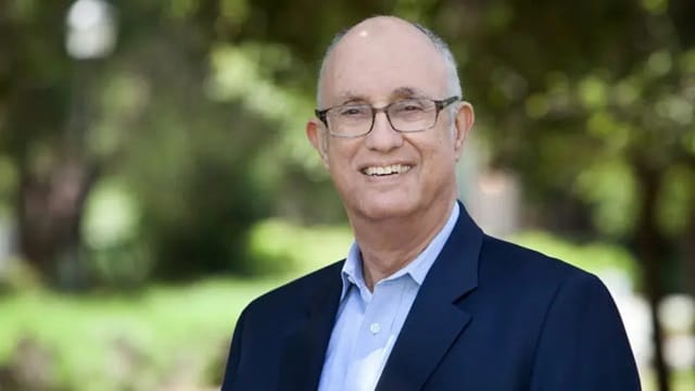Professor de Stanford diz que o trabalho está matando pessoas... E não estamos reagindo. pensarcontemporaneo.com - Professor de Stanford diz que o trabalho está matando pessoas... E não estamos reagindo.