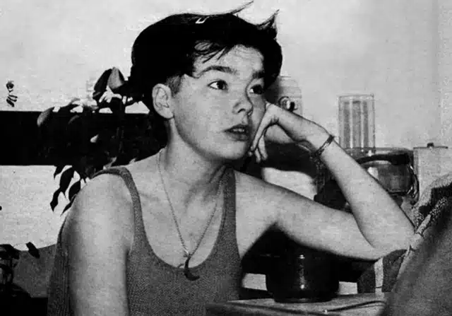 Ela sobreviveu a um plano de assassinato... E anos depois virou uma das artistas mais respeitadas do mundo pensarcontemporaneo.com - Ela sobreviveu a um plano de assassinato... E anos depois virou uma das artistas mais respeitadas do mundo