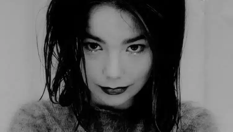 Ela sobreviveu a um plano de assassinato... E anos depois virou uma das artistas mais respeitadas do mundo pensarcontemporaneo.com - Ela sobreviveu a um plano de assassinato... E anos depois virou uma das artistas mais respeitadas do mundo