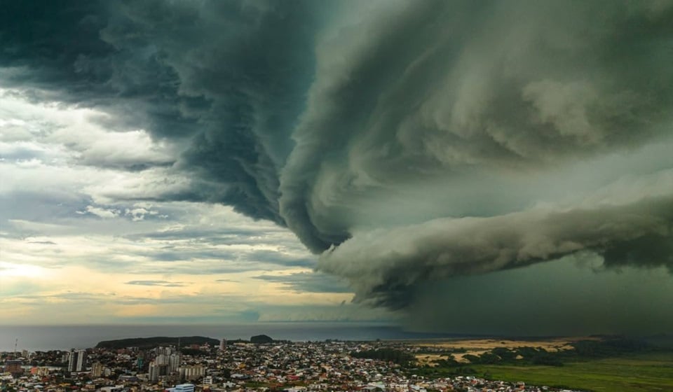 Dois ciclones trazem tempestades, granizo e chuva extrema nas próximas 48 horas no Brasil - veja se a sua cidade será atingida pensarcontemporaneo.com - Dois ciclones trazem tempestades, granizo e chuva extrema nas próximas 48 horas no Brasil - veja se a sua cidade será atingida