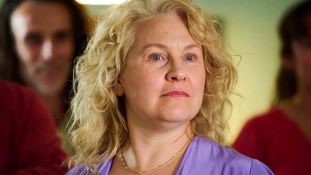 Ela achou que a vida acabou aos 49, mas a França reservava um segredo: veja o filme mais visto da Netflix