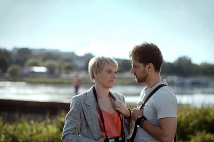 pensarcontemporaneo.com - Casada e infeliz, mulher reencontra ex-amor da juventude e toma decis&atilde;o que muda tudo em romance da Netflix