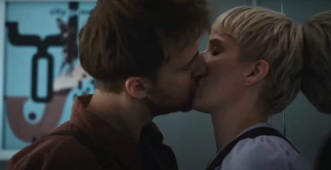 Casada e infeliz, mulher reencontra ex-amor da juventude e toma decisão que muda tudo em romance da Netflix