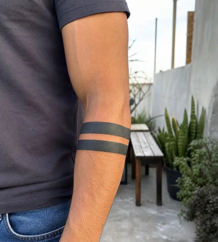 pensarcontemporaneo.com - O segredo bizarro das tatuagens de faixa preta que est&aacute; deixando todo mundo sem gra&ccedil;a ao descobrir a verdade