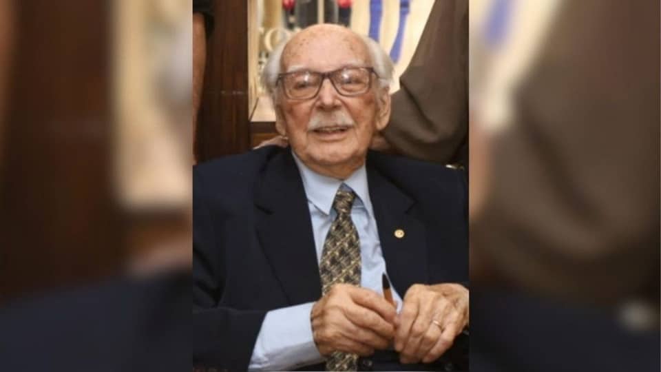 Aos 104 anos, escritor mais longevo do mundo celebra mais um aniversário lançando novo livro em SC pensarcontemporaneo.com - Aos 104 anos, escritor mais longevo do mundo celebra mais um aniversário lançando novo livro em SC